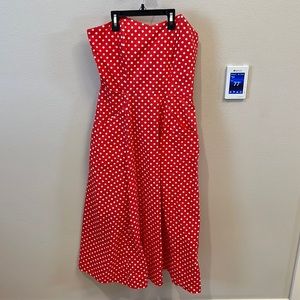 Vintage strapless polka dot dress with pockets!